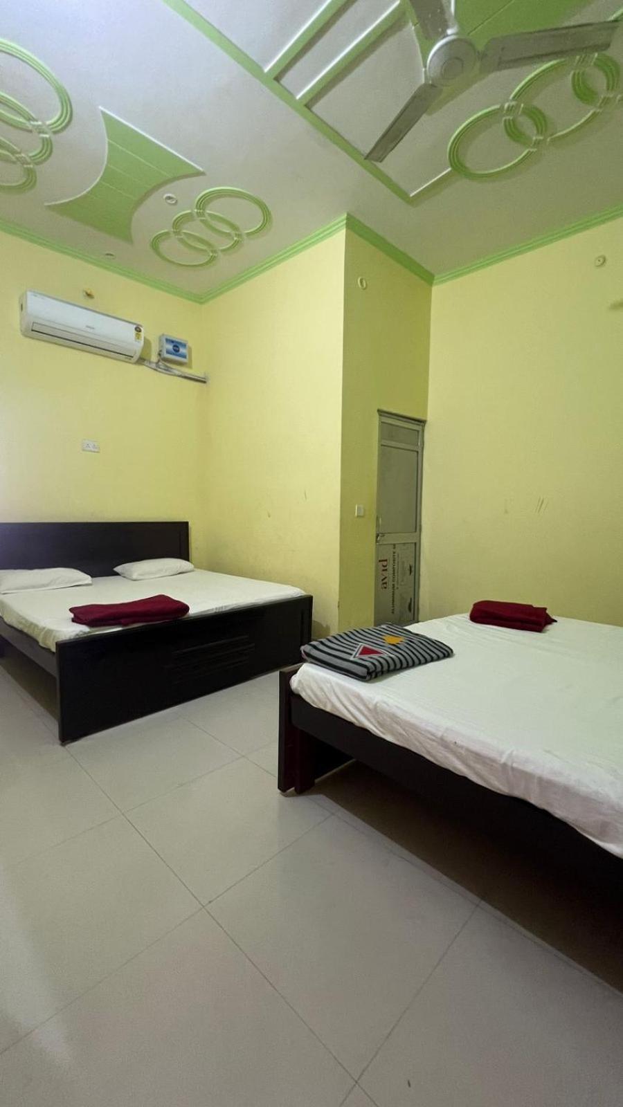 Hotel Vijay Palace Ayodhya ภายนอก รูปภาพ